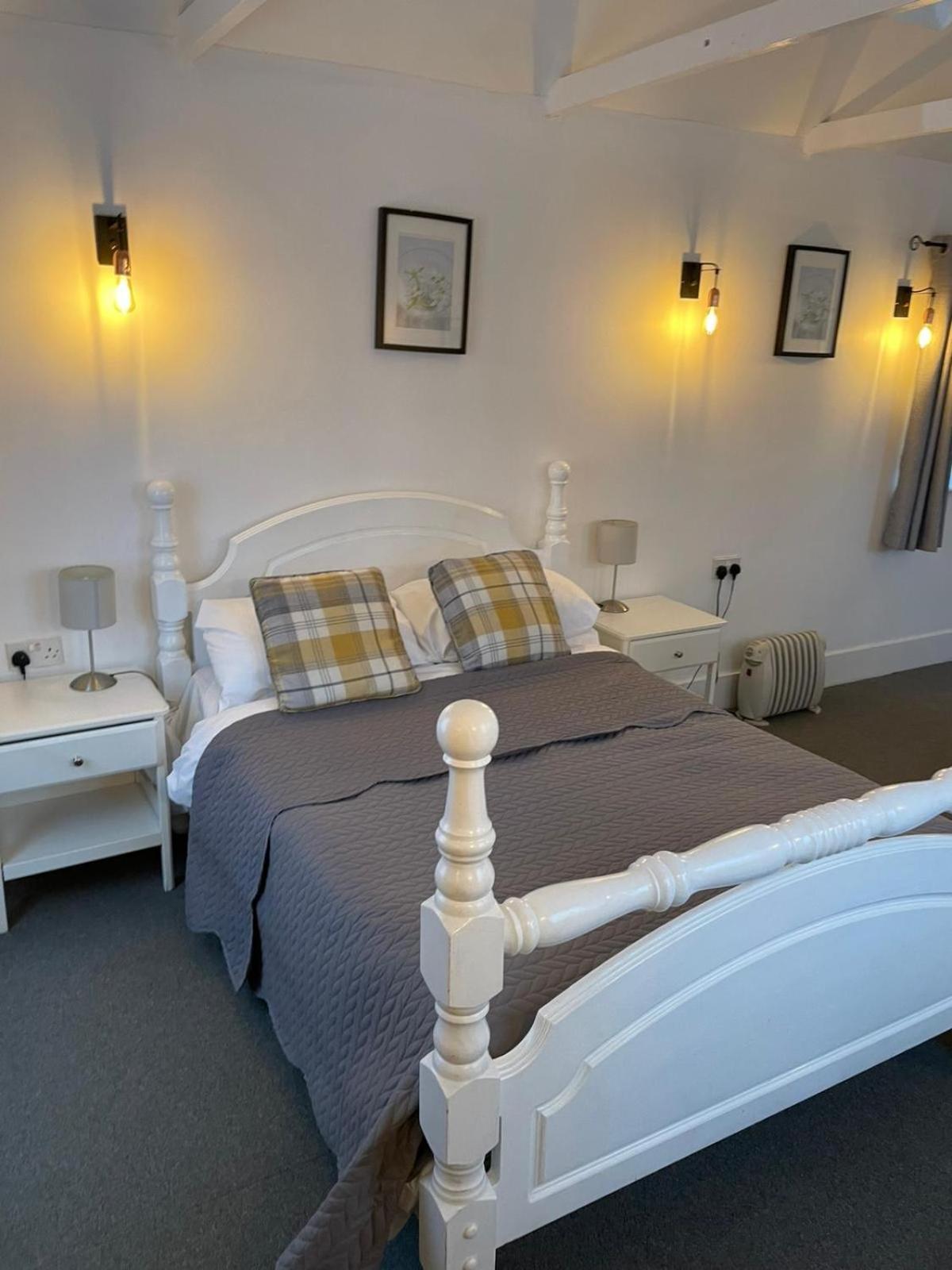 Hunters Meet Hotell Hatfield Heath Exteriör bild