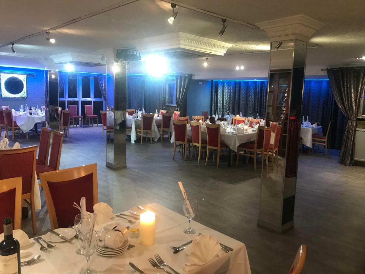 Hunters Meet Hotell Hatfield Heath Exteriör bild